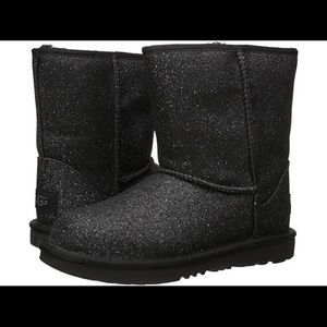 Ugg’s- short black glitter size 13 girls